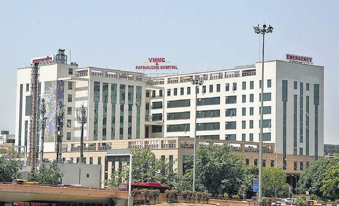 Vardhman Mahavir Medical College and Safdarjung Hospital New Delhi, VMMC — campus exterior